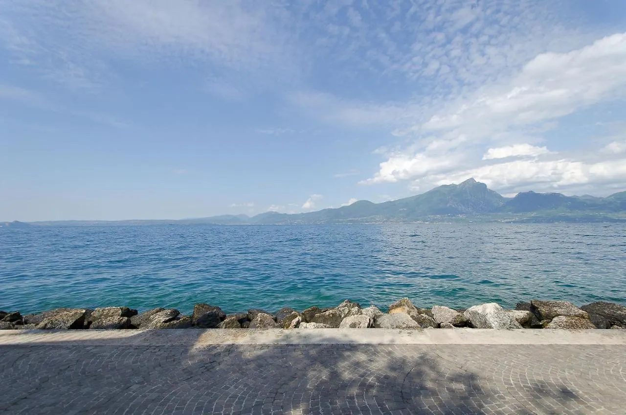 Appartamento A 5 Metri Dal Lago Torri Del Benaco 0*,