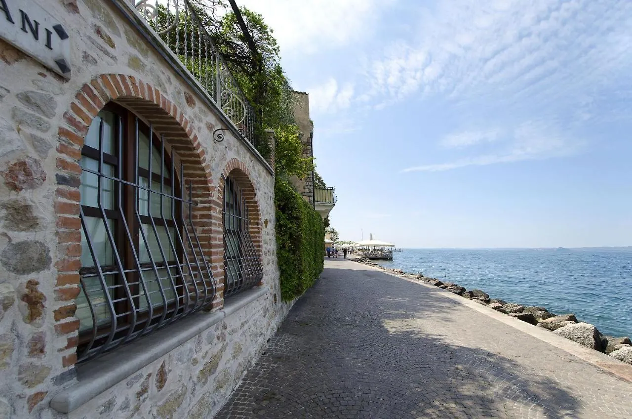Apartment Appartamento A 5 Metri Dal Lago Torri Del Benaco Italien